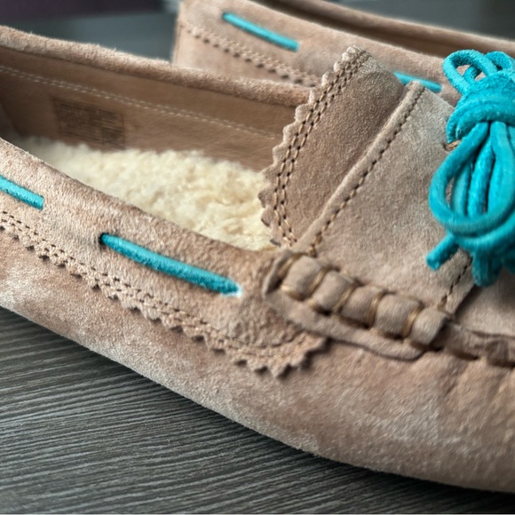 UGG Women's Meena Leather Driving Shoes, Size 9.5, Excellent Preowned Condition - Picture 2 of 11